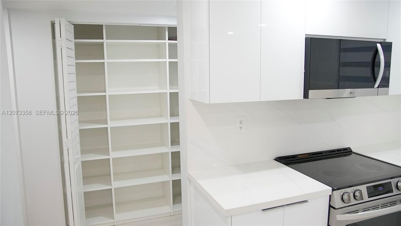 For Rent: $2,500 (2 beds, 2 baths, 1502 Square Feet)