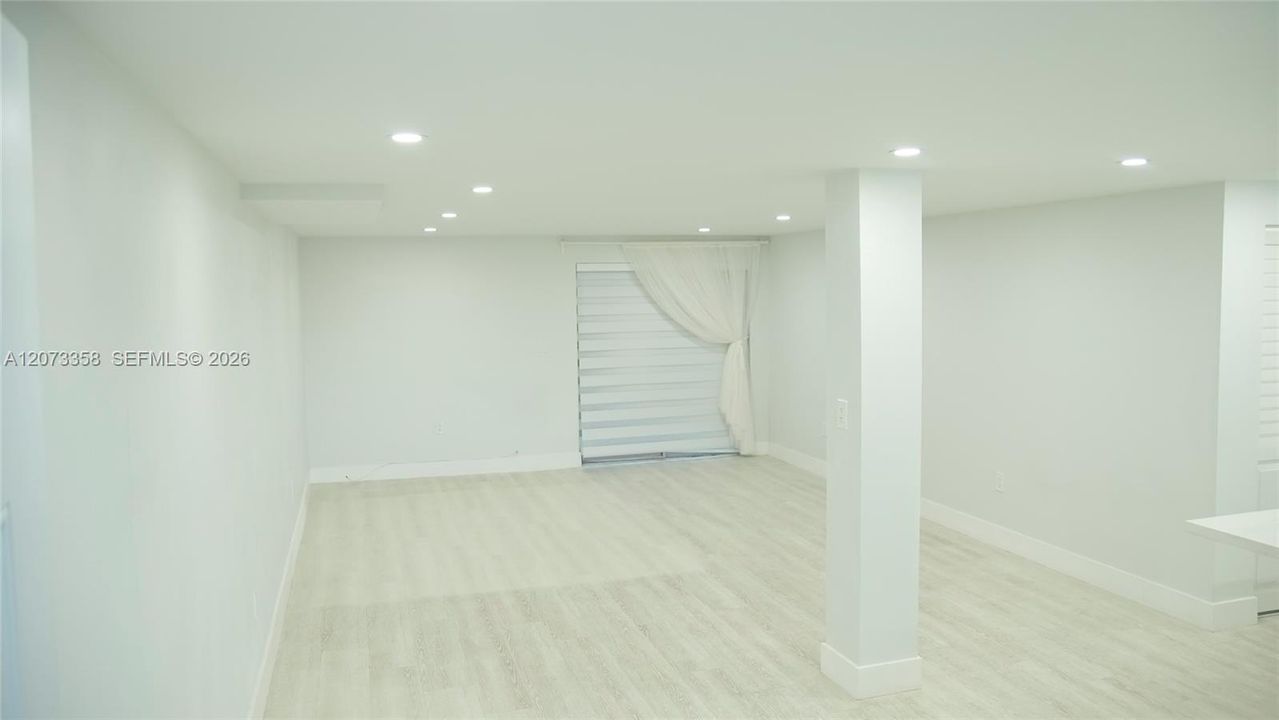 For Rent: $2,500 (2 beds, 2 baths, 1502 Square Feet)