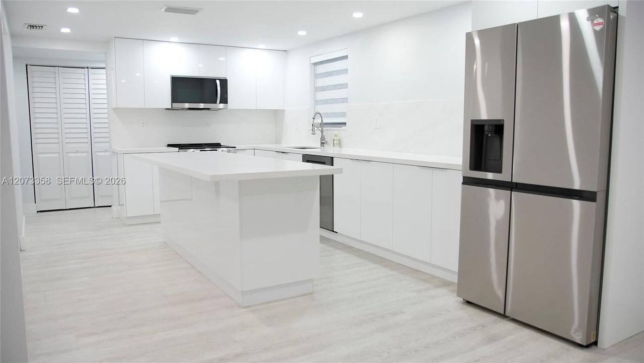 For Rent: $2,500 (2 beds, 2 baths, 1502 Square Feet)