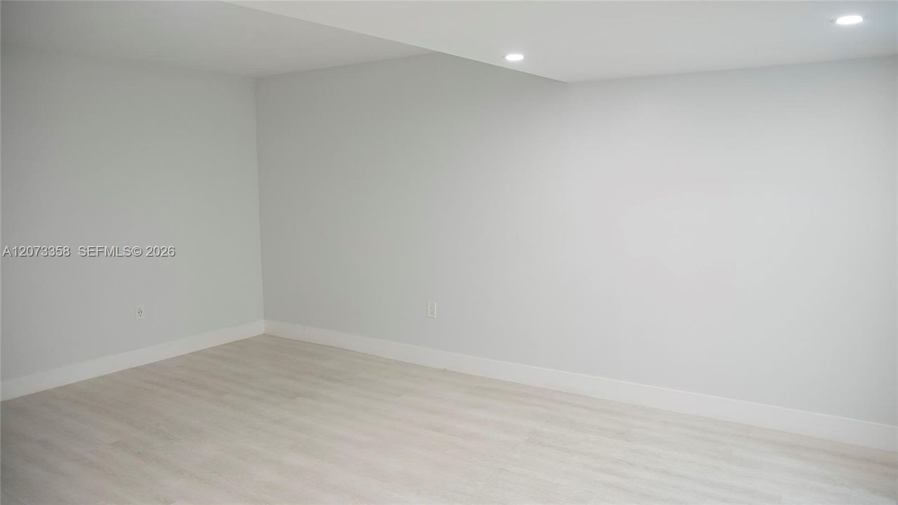 For Rent: $2,500 (2 beds, 2 baths, 1502 Square Feet)