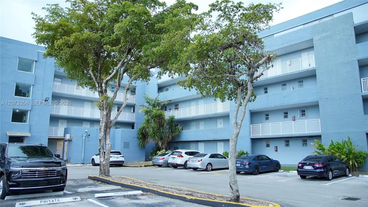 For Rent: $2,500 (2 beds, 2 baths, 1502 Square Feet)