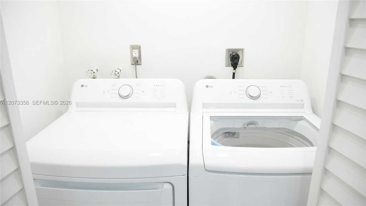 For Rent: $2,500 (2 beds, 2 baths, 1502 Square Feet)