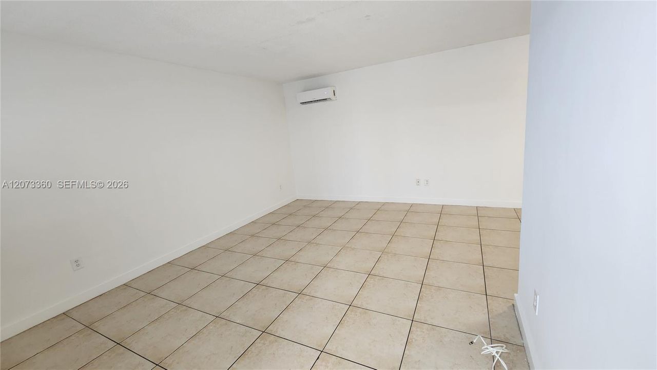 En Venta: $176,000 (1 camas, 1 baños, 700 Pies cuadrados)