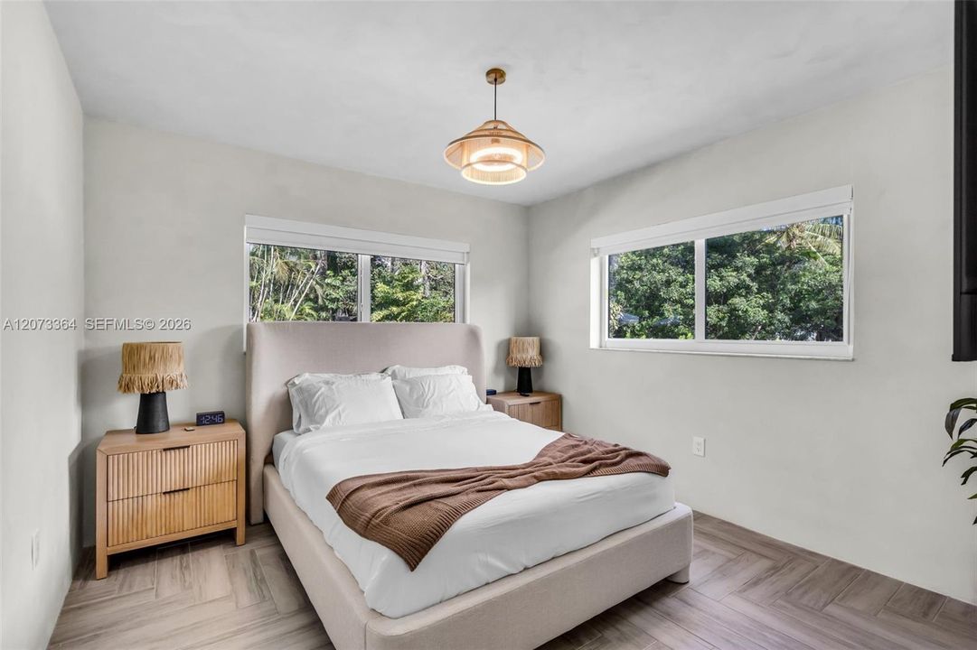 For Sale: $1,050,000 (4 beds, 3 baths, 1394 Square Feet)
