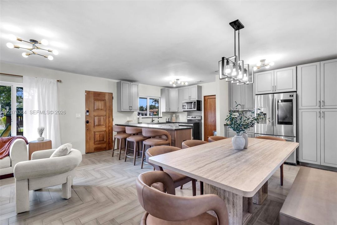 For Sale: $1,050,000 (4 beds, 3 baths, 1394 Square Feet)