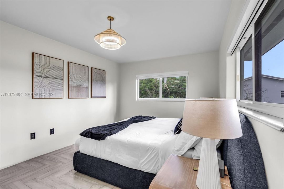 For Sale: $1,050,000 (4 beds, 3 baths, 1394 Square Feet)
