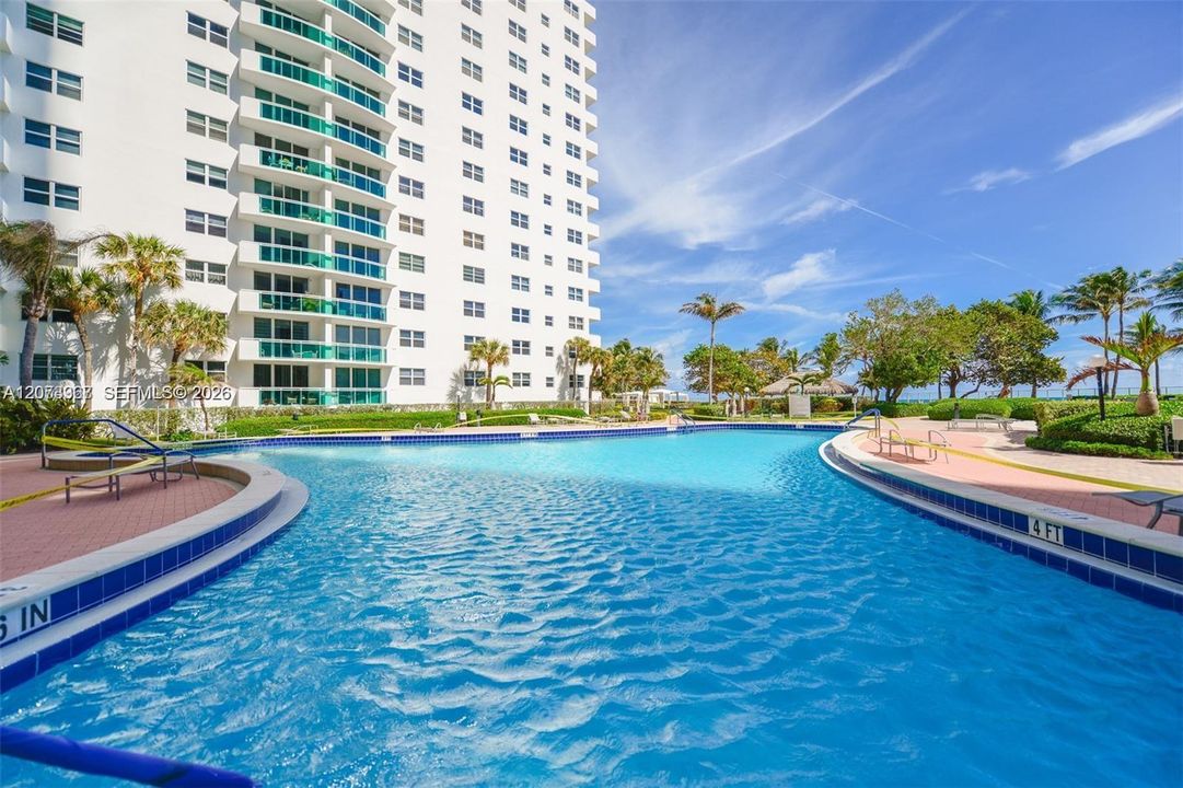 En Venta: $349,000 (1 camas, 1 baños, 883 Pies cuadrados)