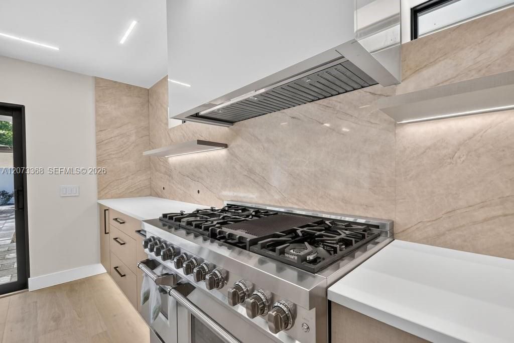 En Venta: $1,747,800 (3 camas, 3 baños, 2099 Pies cuadrados)