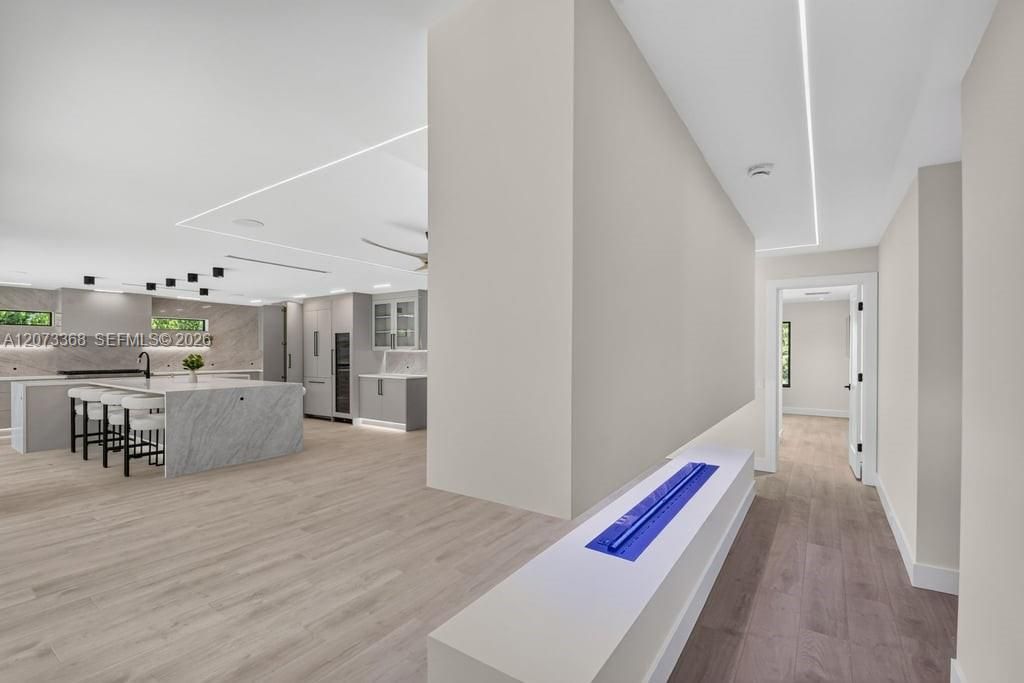 En Venta: $1,747,800 (3 camas, 3 baños, 2099 Pies cuadrados)