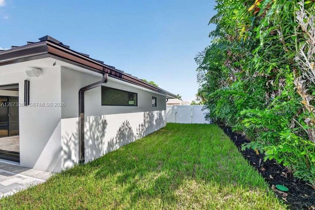 En Venta: $1,747,800 (3 camas, 3 baños, 2099 Pies cuadrados)