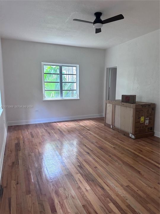 For Rent: $2,000 (1 beds, 1 baths, 593 Square Feet)