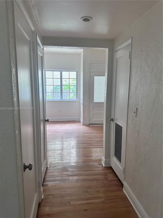 For Rent: $2,000 (1 beds, 1 baths, 593 Square Feet)