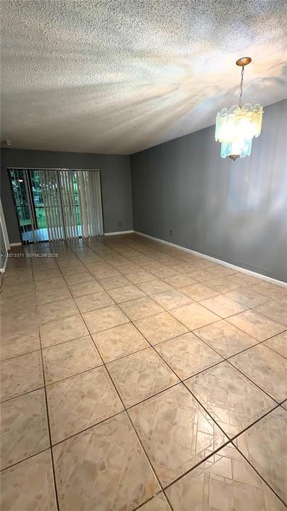 For Rent: $2,000 (2 beds, 2 baths, 820 Square Feet)