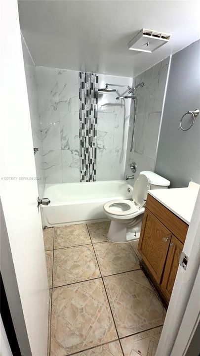 For Rent: $2,000 (2 beds, 2 baths, 820 Square Feet)