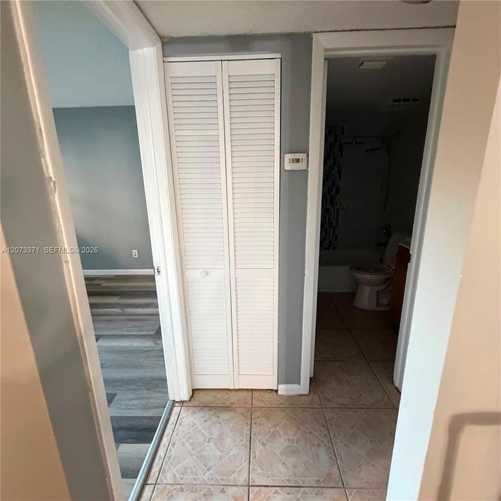 For Rent: $2,000 (2 beds, 2 baths, 820 Square Feet)