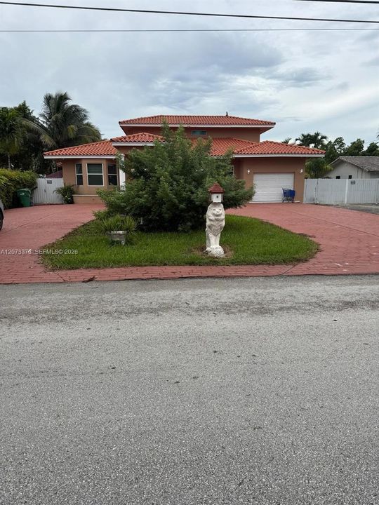 For Sale: $1,650,000 (4 beds, 5 baths, 2718 Square Feet)
