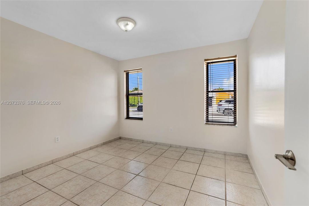 For Rent: $3,300 (3 beds, 2 baths, 1367 Square Feet)