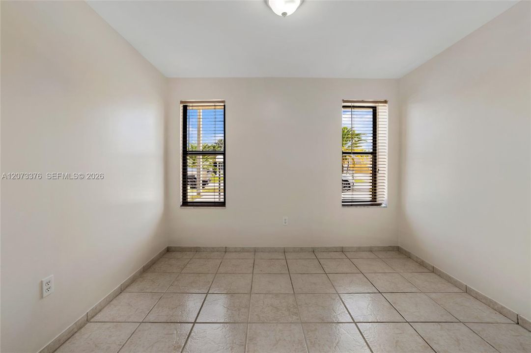 For Rent: $3,300 (3 beds, 2 baths, 1367 Square Feet)