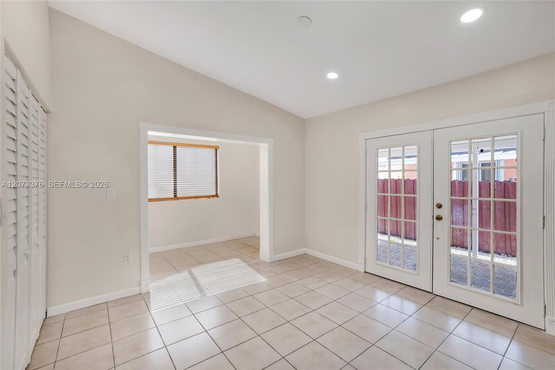 For Rent: $3,300 (3 beds, 2 baths, 1367 Square Feet)