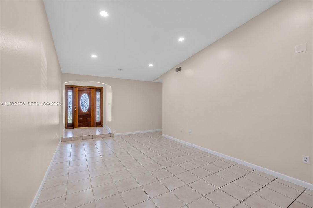 For Rent: $3,300 (3 beds, 2 baths, 1367 Square Feet)