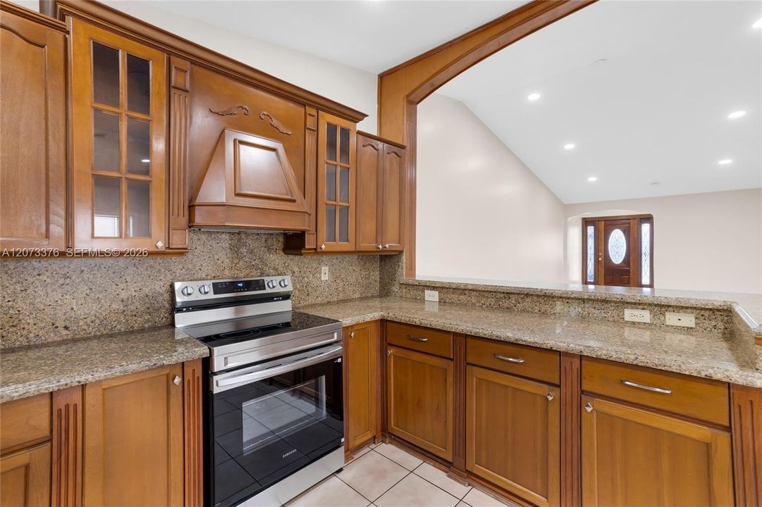 For Rent: $3,300 (3 beds, 2 baths, 1367 Square Feet)