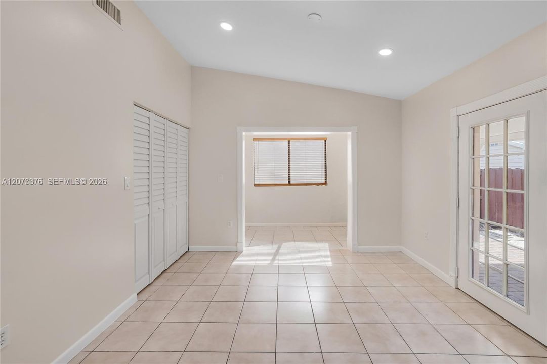 For Rent: $3,300 (3 beds, 2 baths, 1367 Square Feet)