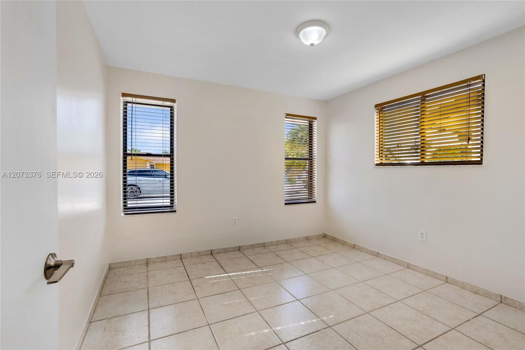 For Rent: $3,300 (3 beds, 2 baths, 1367 Square Feet)
