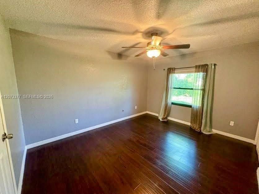 For Rent: $1,800 (3 beds, 2 baths, 1192 Square Feet)