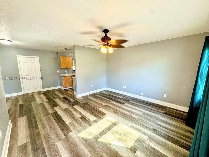 For Rent: $1,800 (3 beds, 2 baths, 1192 Square Feet)