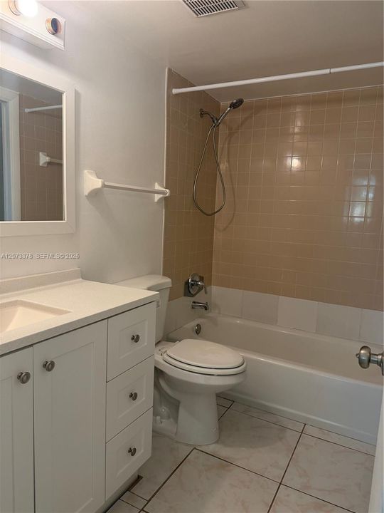 Bathroom master bedroom