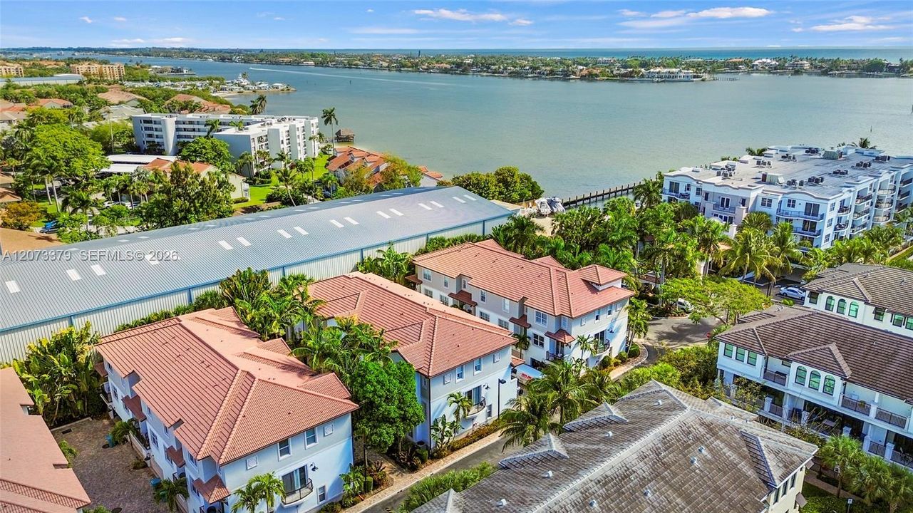 En Venta: $635,000 (4 camas, 3 baños, 1802 Pies cuadrados)