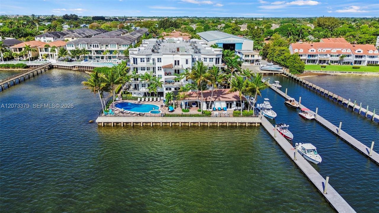 En Venta: $635,000 (4 camas, 3 baños, 1802 Pies cuadrados)