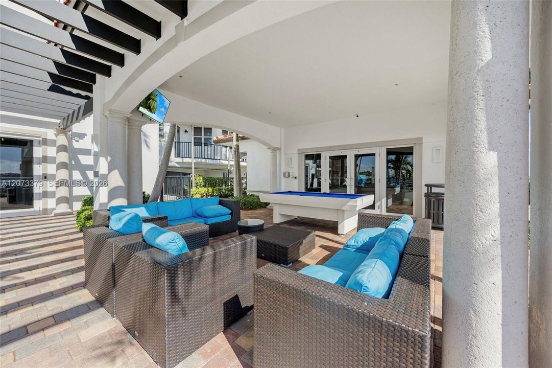 En Venta: $635,000 (4 camas, 3 baños, 1802 Pies cuadrados)