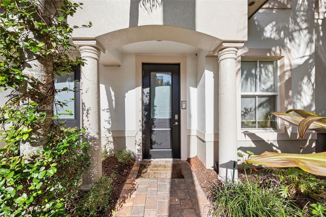 En Venta: $635,000 (4 camas, 3 baños, 1802 Pies cuadrados)