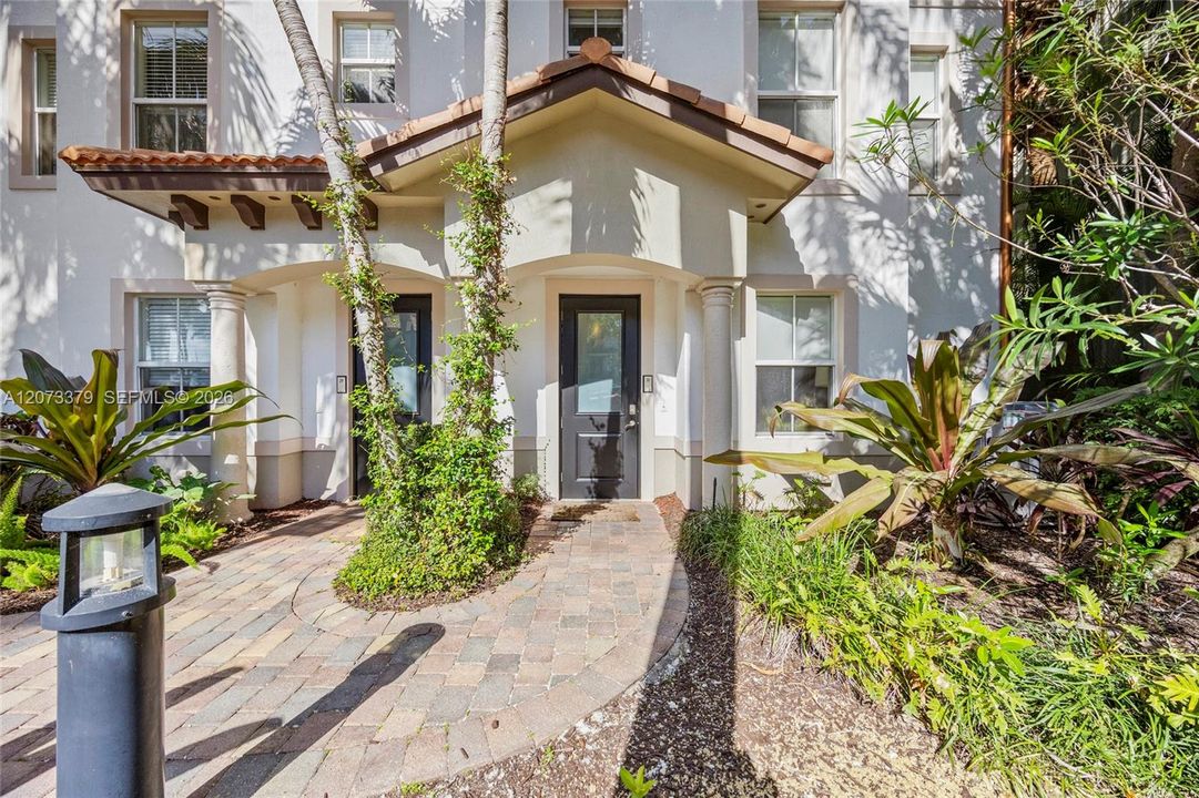 En Venta: $635,000 (4 camas, 3 baños, 1802 Pies cuadrados)