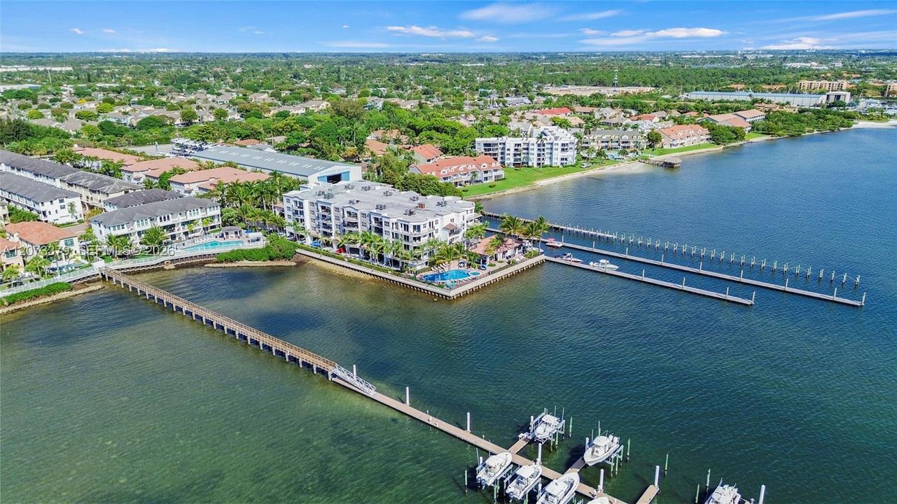En Venta: $635,000 (4 camas, 3 baños, 1802 Pies cuadrados)