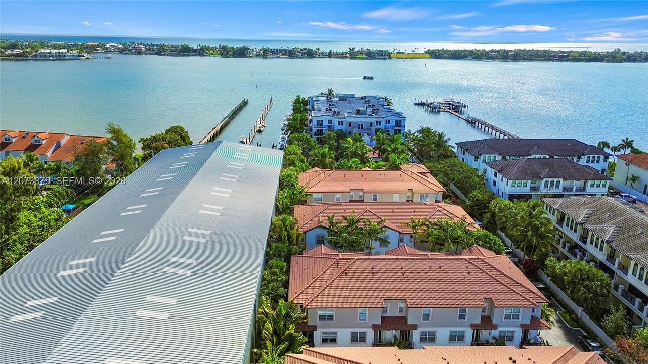 En Venta: $635,000 (4 camas, 3 baños, 1802 Pies cuadrados)