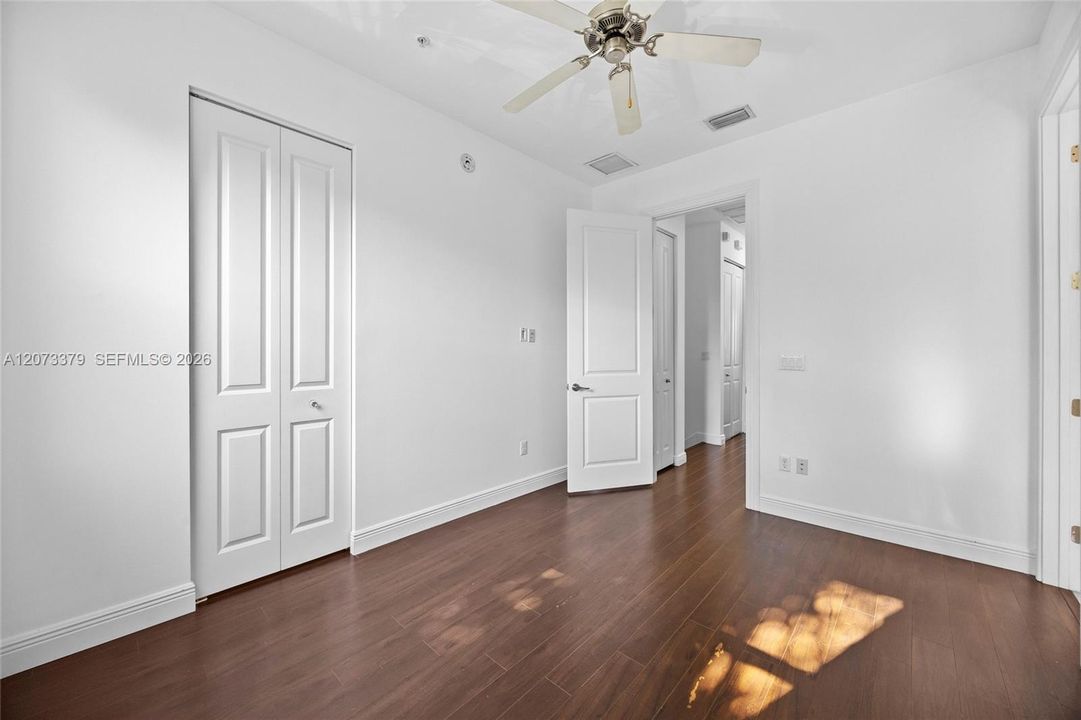 En Venta: $635,000 (4 camas, 3 baños, 1802 Pies cuadrados)