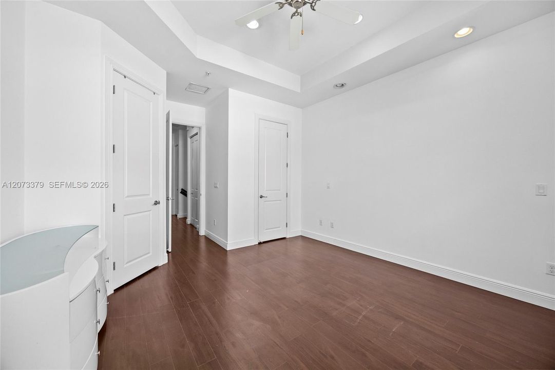 En Venta: $635,000 (4 camas, 3 baños, 1802 Pies cuadrados)