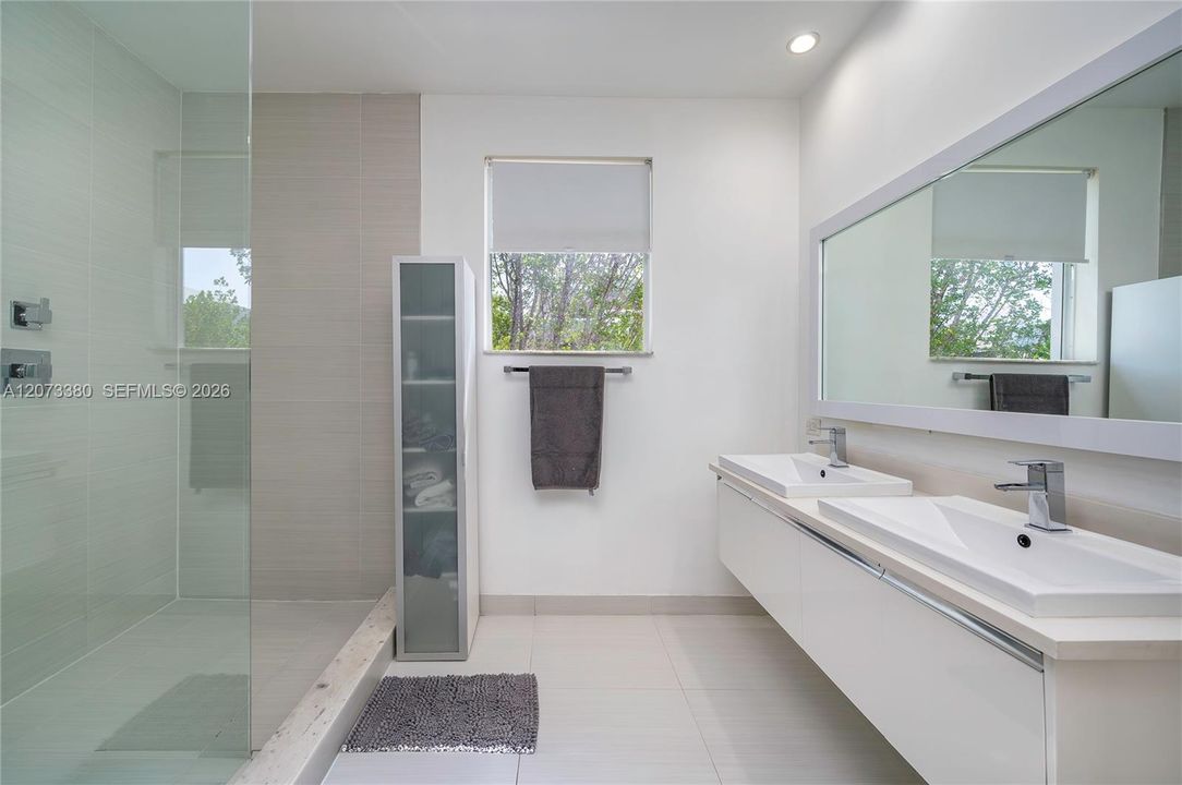 For Sale: $845,000 (4 beds, 3 baths, 1862 Square Feet)