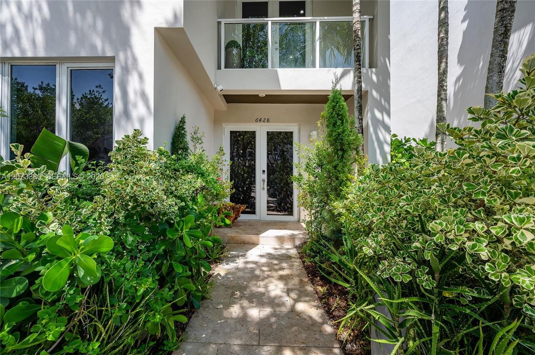 For Sale: $845,000 (4 beds, 3 baths, 1862 Square Feet)