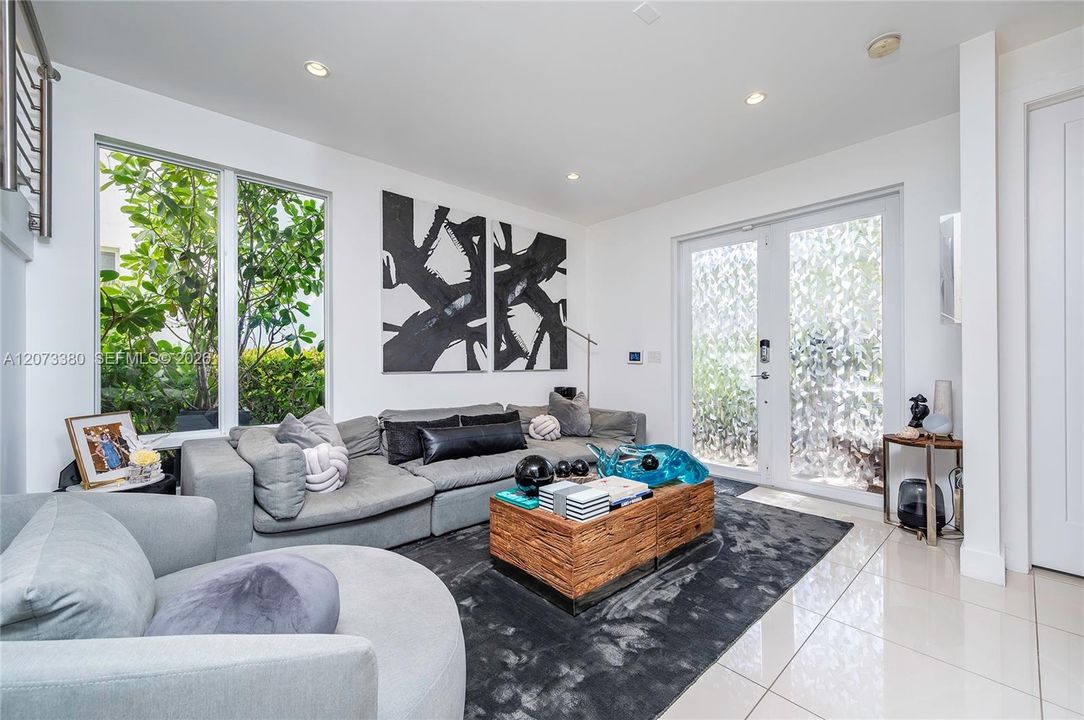 For Sale: $845,000 (4 beds, 3 baths, 1862 Square Feet)