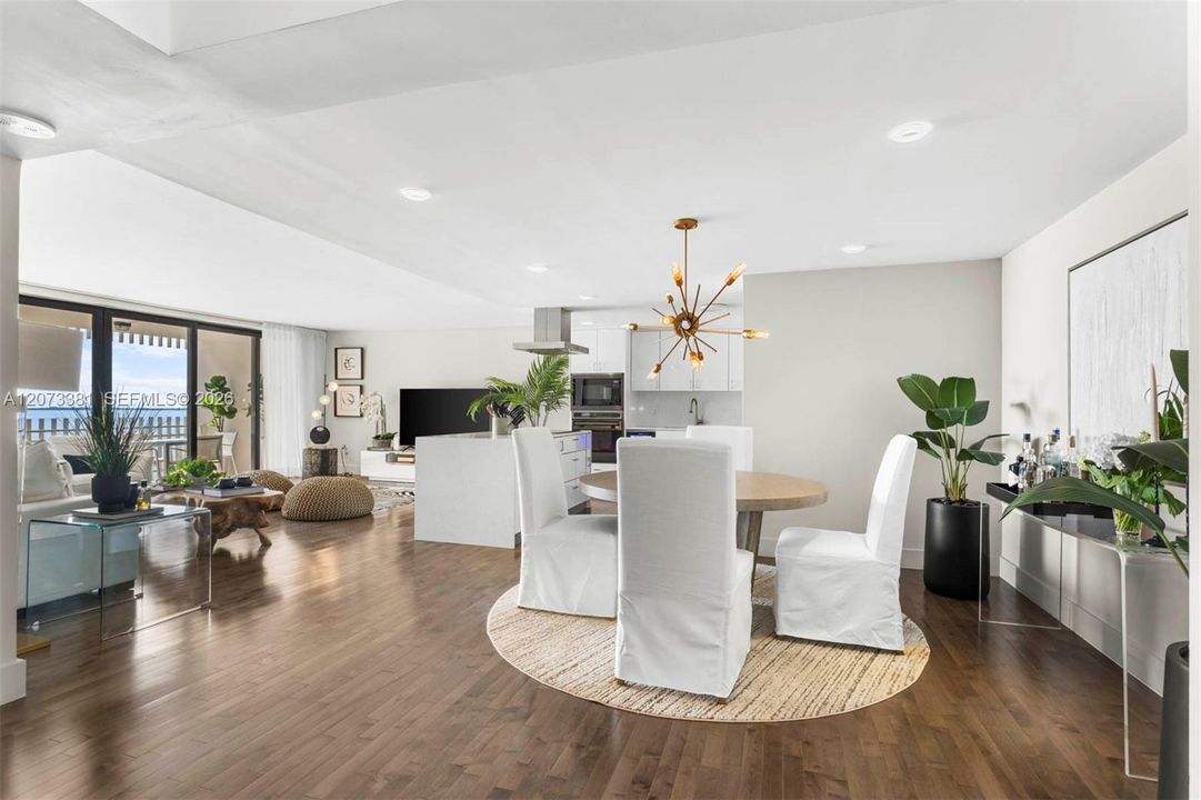 For Rent: $9,400 (2 beds, 2 baths, 1882 Square Feet)