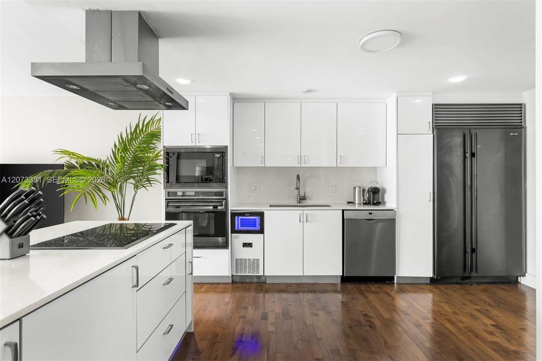 For Rent: $9,400 (2 beds, 2 baths, 1882 Square Feet)