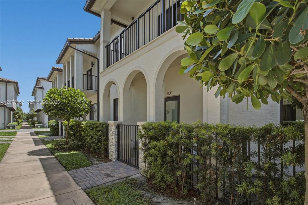 For Sale: $650,000 (3 beds, 2 baths, 1570 Square Feet)