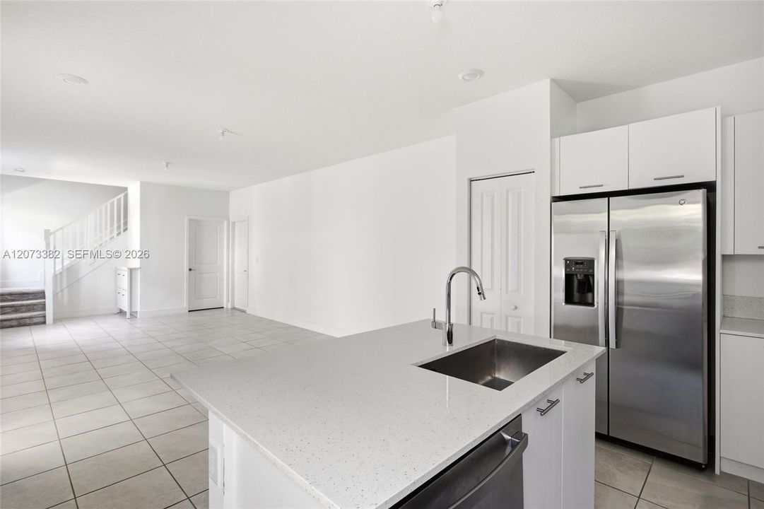 For Sale: $650,000 (3 beds, 2 baths, 1570 Square Feet)