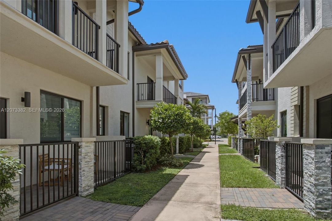 For Sale: $650,000 (3 beds, 2 baths, 1570 Square Feet)