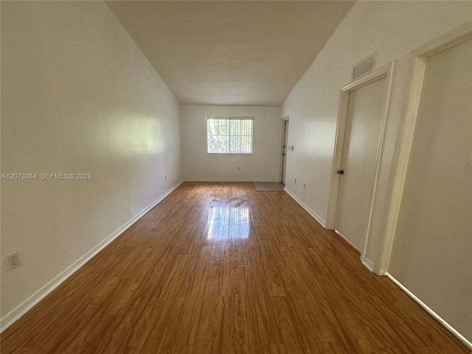 For Rent: $1,700 (2 beds, 2 baths, 815 Square Feet)