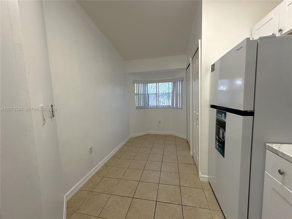 For Rent: $1,700 (2 beds, 2 baths, 815 Square Feet)