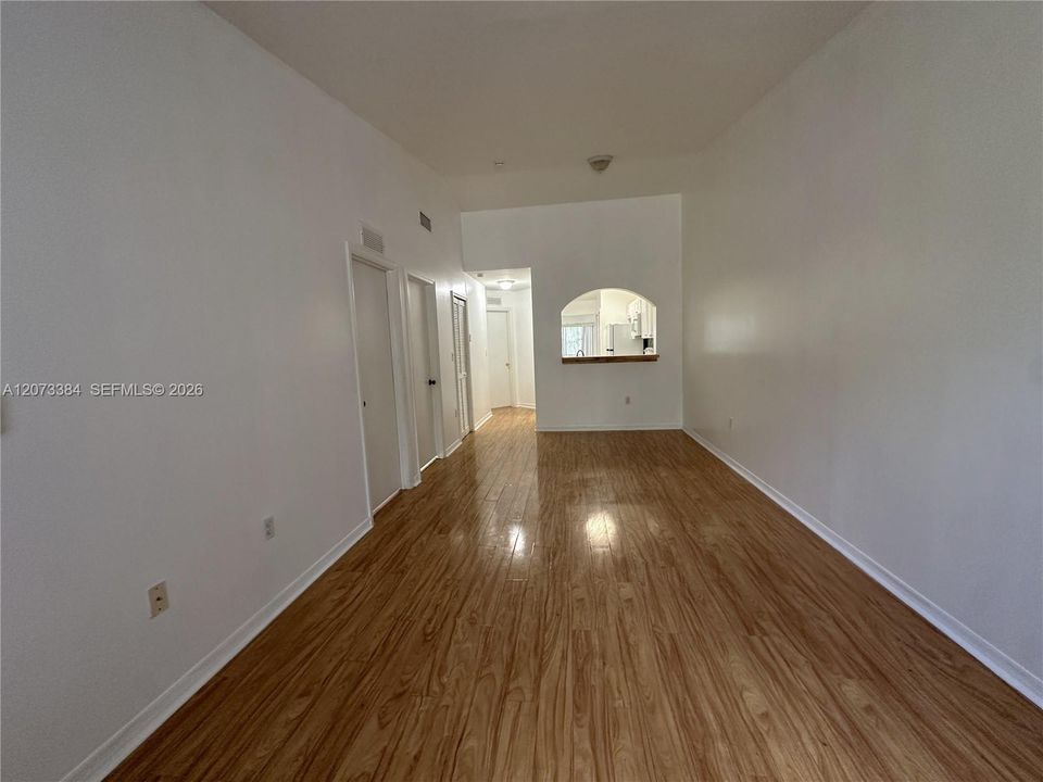For Rent: $1,700 (2 beds, 2 baths, 815 Square Feet)